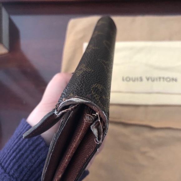 Louis Vuitton Wallet - Picture 4 of 4
